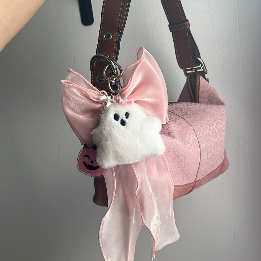 Pinkween Ghost Keychain Purse Charm.